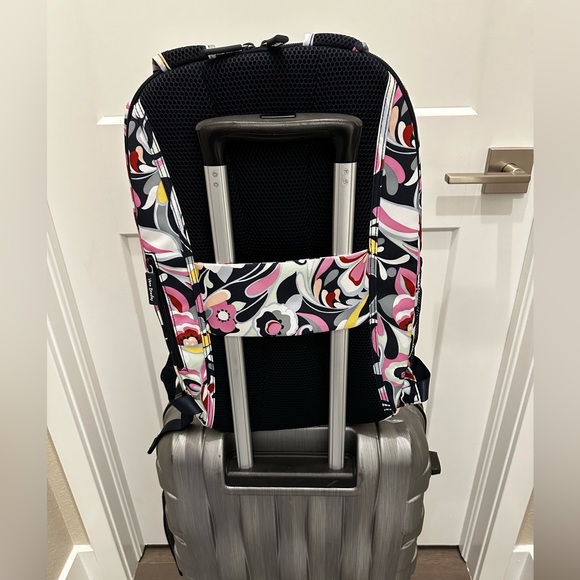 Vera Bradley Adventure Travel Backpack NWT - Picture 13 of 15